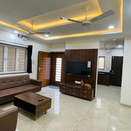 Luxurious 3 Bhk Villa In Bhuj - Shivani Homestay מראה חיצוני תמונה